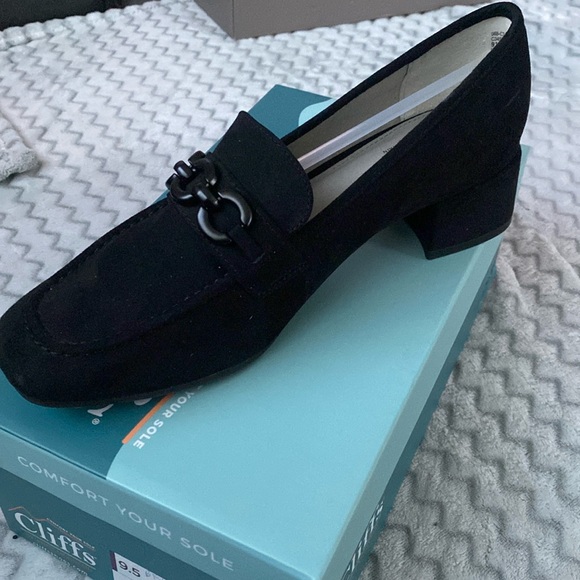 Cliffs by WHITE MOUNTAIN Shoes - Black wedge heels